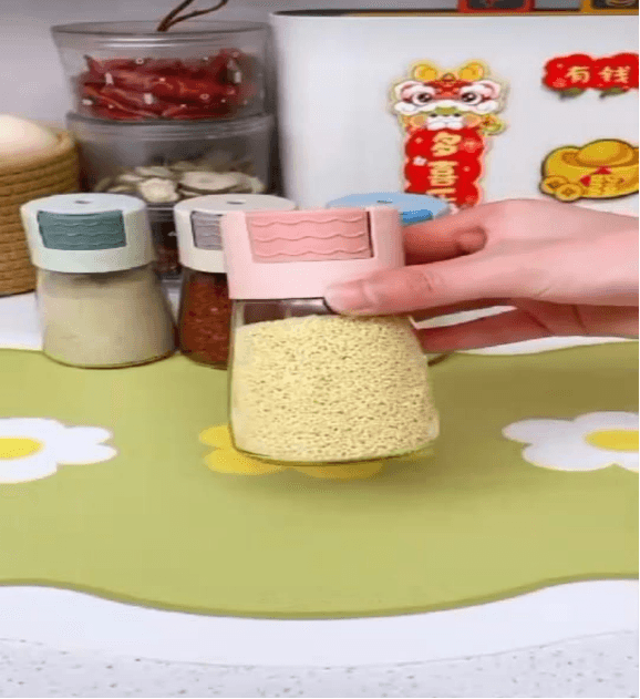 Seasoning bottle