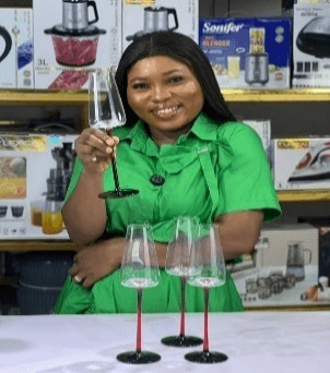 4pcs Champagne Glass with Red Base